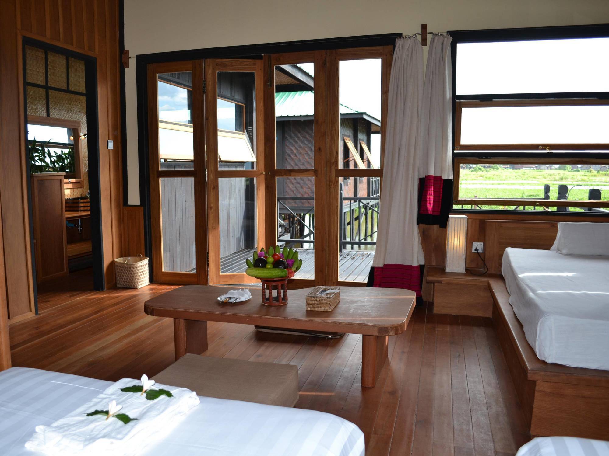 Inle Heritage Stilt Houses Ywama Bagian luar foto